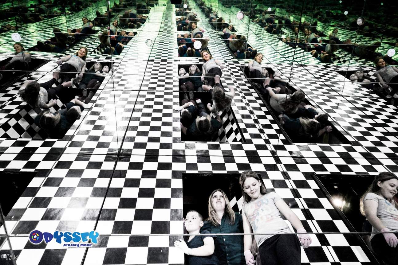 Mê Cung Giác Quan Odyssey